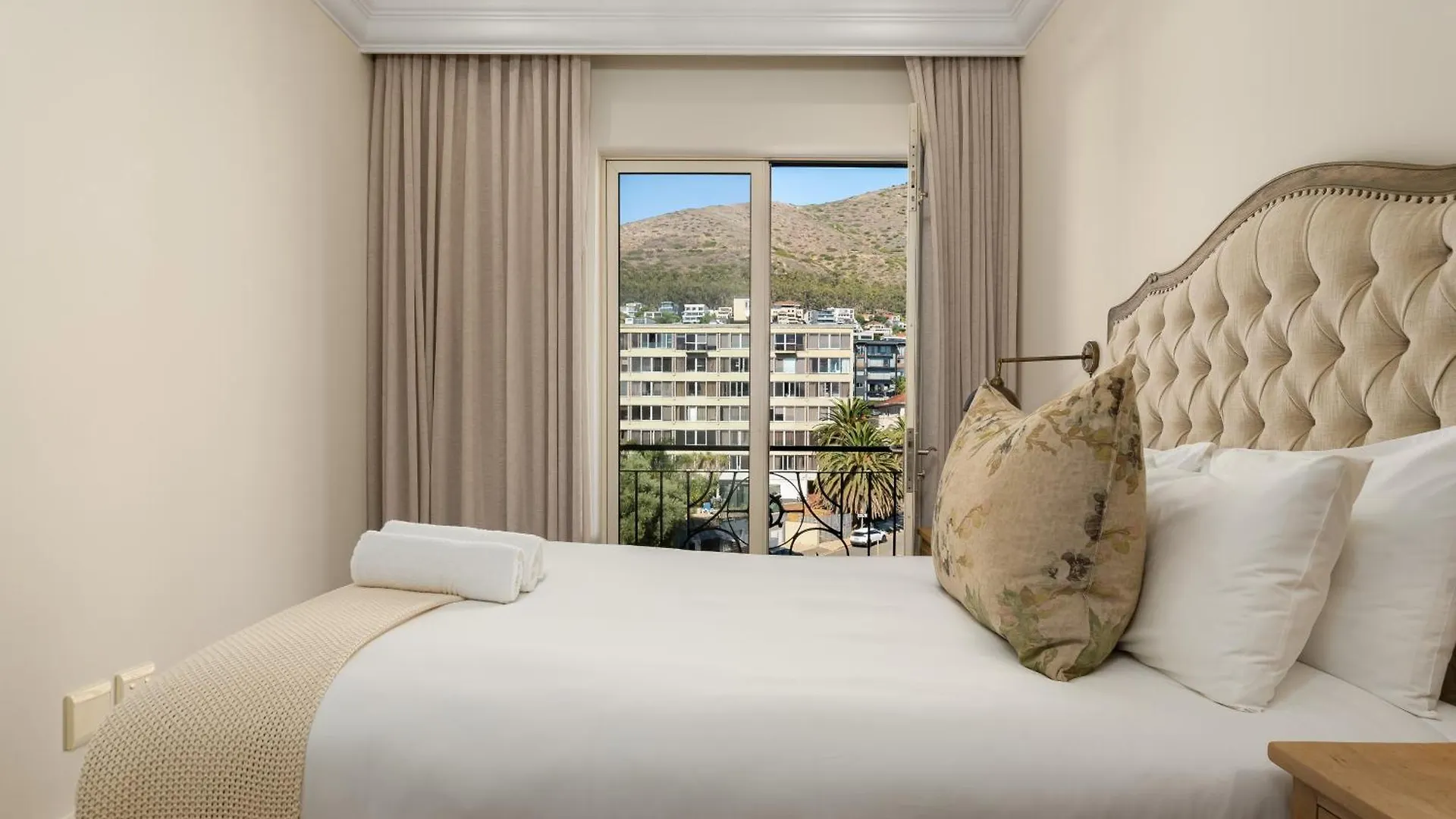 Cape Royale Apartments ケープタウン